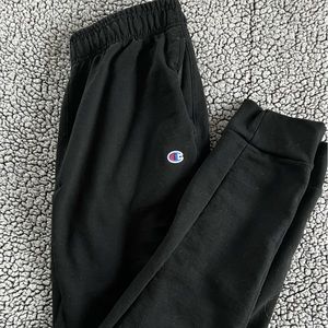 Men’s size medium black champion brand joggers. Good condition.